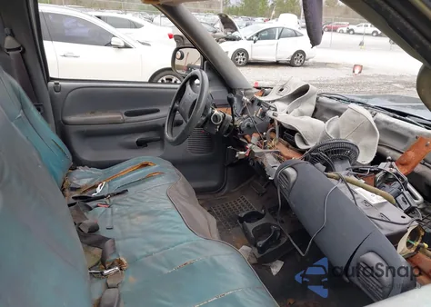 1998 Dodge Ram 1500 St/Ws z USA, uszkodzony, nr VIN 1B7HC16X1WS704595